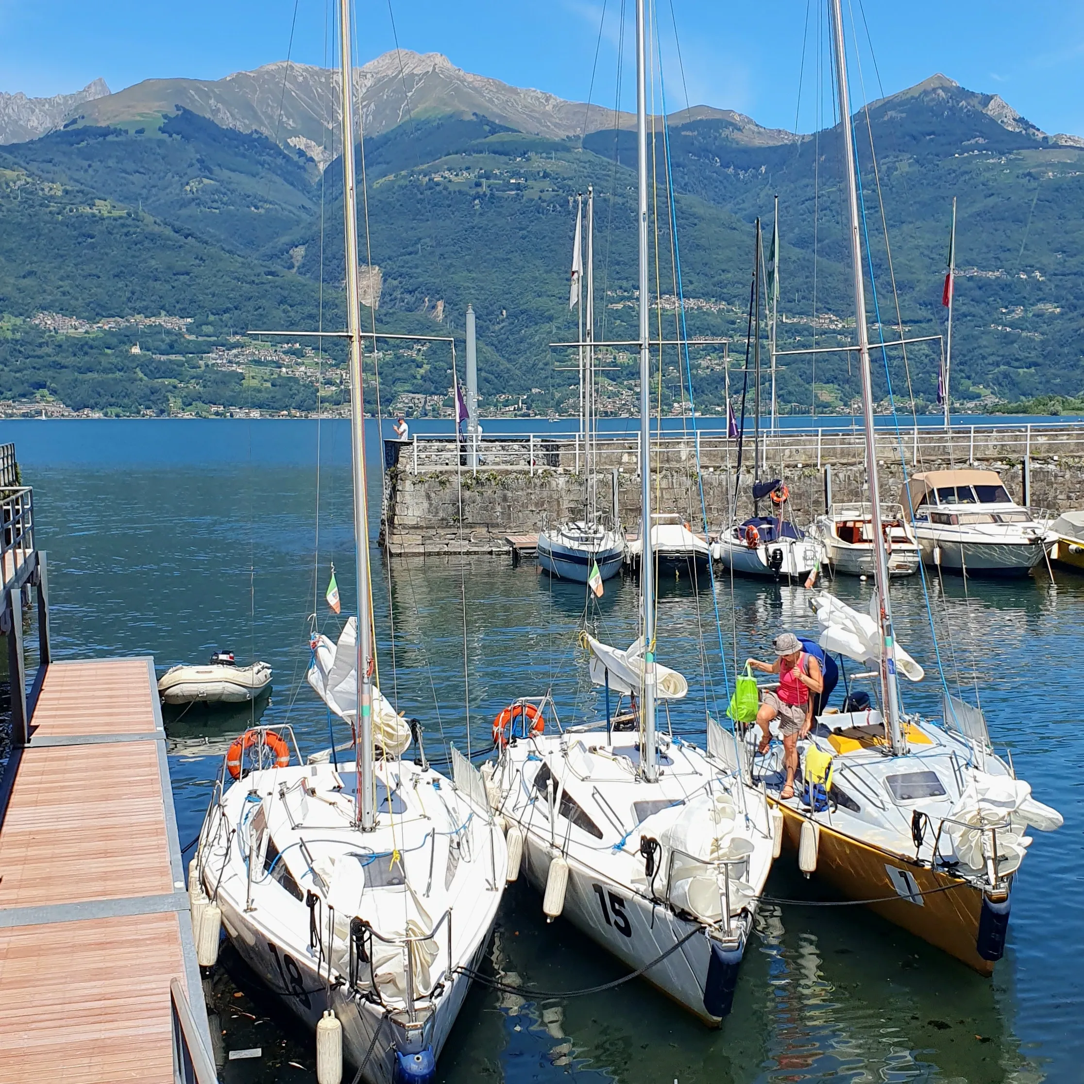 Annje Bonnje boats moored in Colico